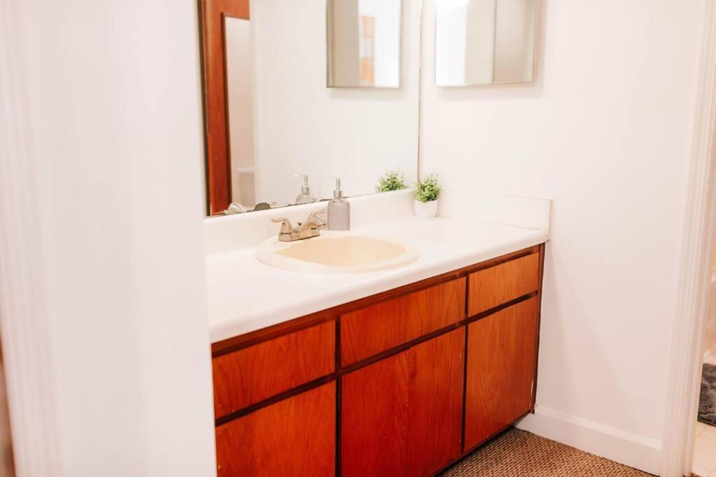 Апартаменты Cozy 3-Bed Athens Getaway, Right Near Uga! Экстерьер фото