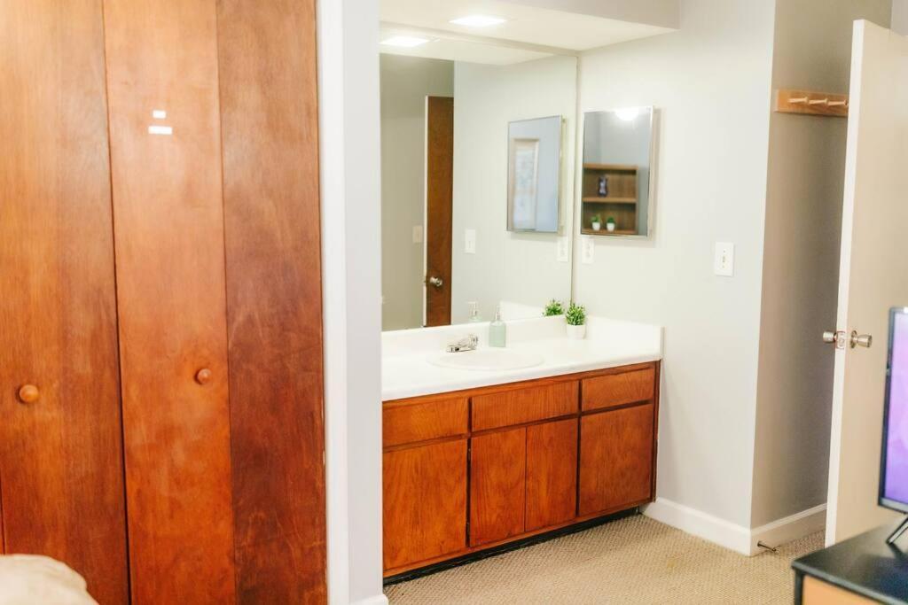 Апартаменты Cozy 3-Bed Athens Getaway, Right Near Uga! Экстерьер фото