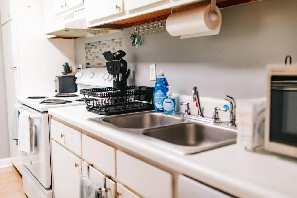 Апартаменты Cozy 3-Bed Athens Getaway, Right Near Uga! Экстерьер фото