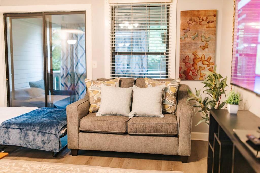 Апартаменты Cozy 3-Bed Athens Getaway, Right Near Uga! Экстерьер фото