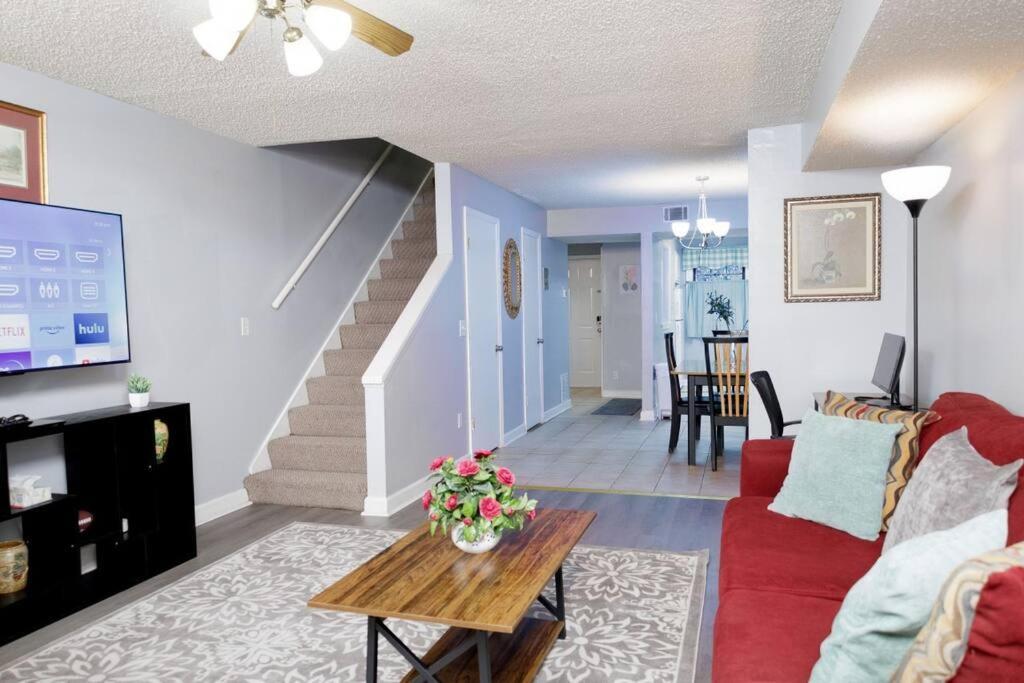 Апартаменты Cozy 3-Bed Athens Getaway, Right Near Uga! Экстерьер фото